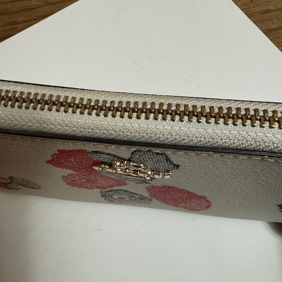 Coach flower wallet - Picture 7 of 9